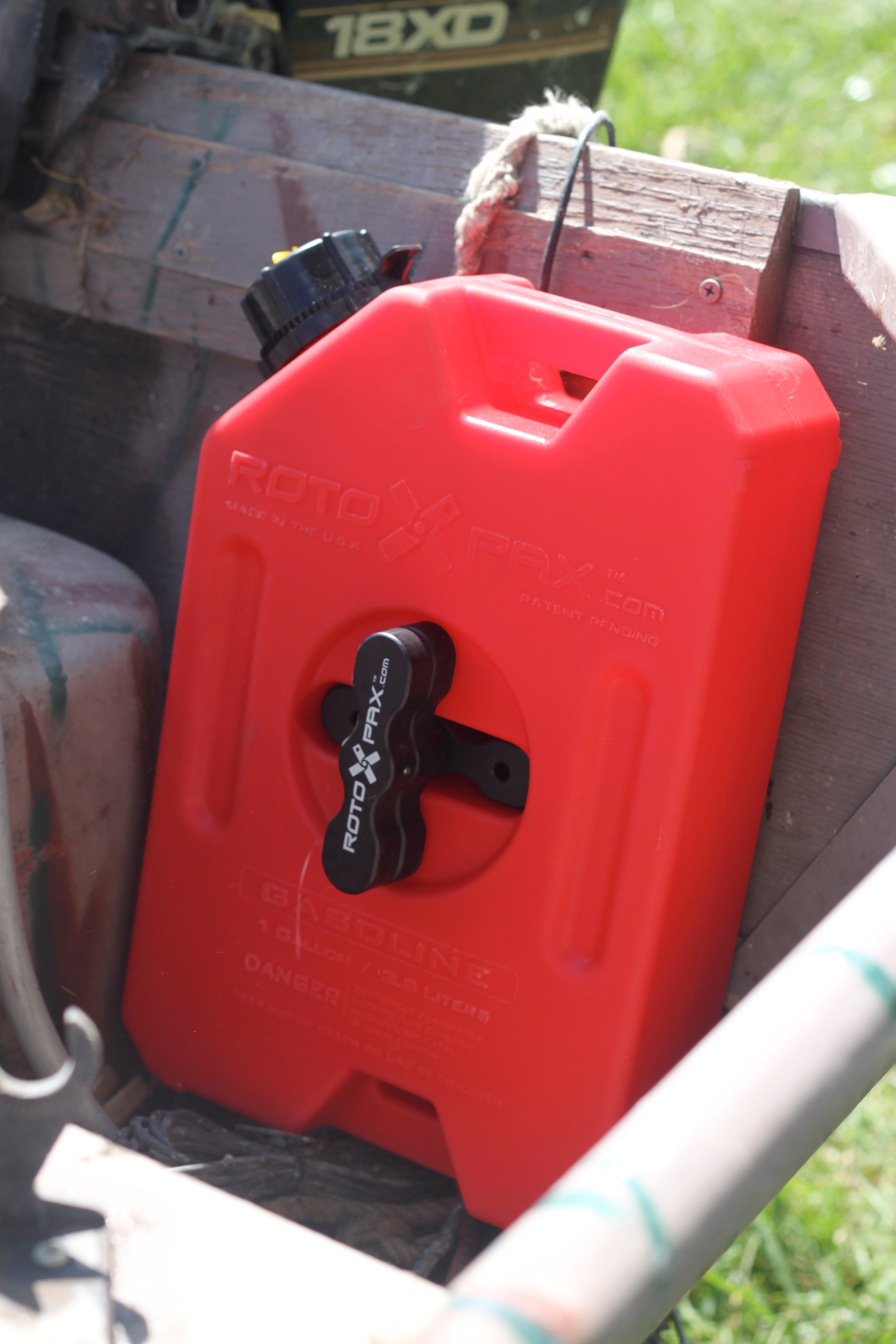 rotopax-1-gallon-gasoline-kanister-blemished image 2